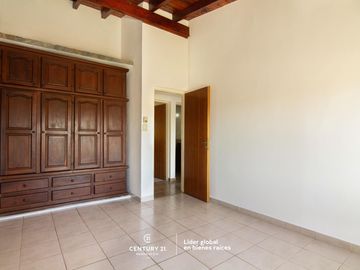 VENDO  HERMOSA CASA 3 DORMITORIOS  FUNES TOWN