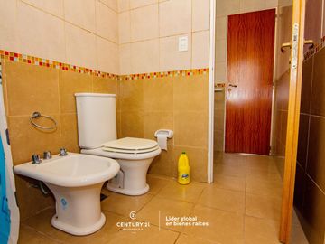 VENDO  HERMOSA CASA 3 DORMITORIOS  FUNES TOWN