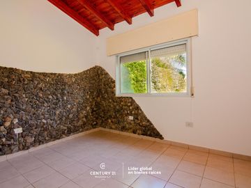 VENDO  HERMOSA CASA 3 DORMITORIOS  FUNES TOWN