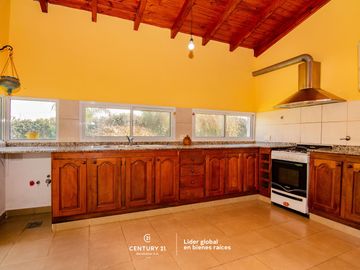 VENDO  HERMOSA CASA 3 DORMITORIOS  FUNES TOWN