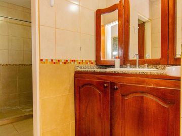 VENDO  HERMOSA CASA 3 DORMITORIOS  FUNES TOWN