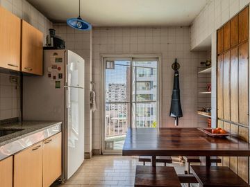 Departamento en Venta en Palermo, luminoso y con cochera