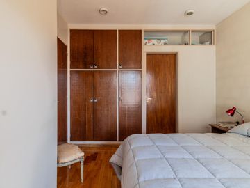 Departamento en Venta en Palermo, luminoso y con cochera