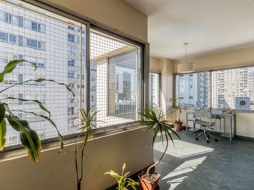 Departamento en Venta en Palermo, luminoso y con cochera