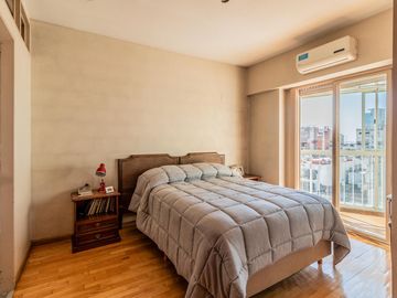 Departamento en Venta en Palermo, luminoso y con cochera