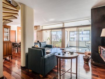 Departamento en Venta en Palermo, luminoso y con cochera