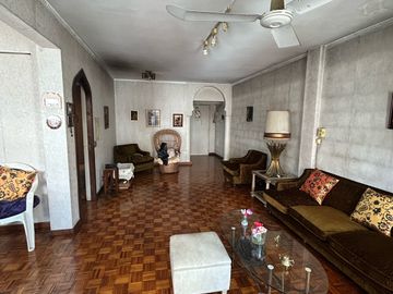VENTA 3-4 AMBIENTES  CON DEPENDENCIA EN RECOLETA