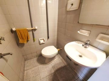 Departamento en  venta 4 ambientes 3 dormitorios con dependencia con baño privado