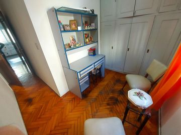 Departamento en  venta 4 ambientes 3 dormitorios con dependencia con baño privado