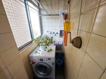 Departamento en  venta 4 ambientes 3 dormitorios con dependencia con baño privado