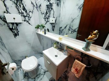 Departamento en  venta 4 ambientes 3 dormitorios con dependencia con baño privado