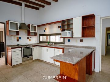 Casa en  B° Olivos del Fundador