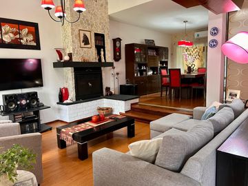 EXCELENTE CHALET 5 AMBIENTES EN SAN MARTIN CENTRO