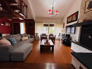 EXCELENTE CHALET 5 AMBIENTES EN SAN MARTIN CENTRO