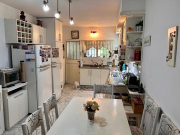 EXCELENTE CHALET 5 AMBIENTES EN SAN MARTIN CENTRO