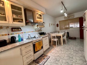 EXCELENTE CHALET 5 AMBIENTES EN SAN MARTIN CENTRO