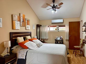 EXCELENTE CHALET 5 AMBIENTES EN SAN MARTIN CENTRO