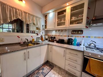 EXCELENTE CHALET 5 AMBIENTES EN SAN MARTIN CENTRO
