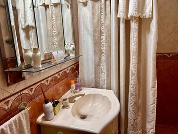 EXCELENTE CHALET 5 AMBIENTES EN SAN MARTIN CENTRO