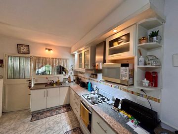 EXCELENTE CHALET 5 AMBIENTES EN SAN MARTIN CENTRO