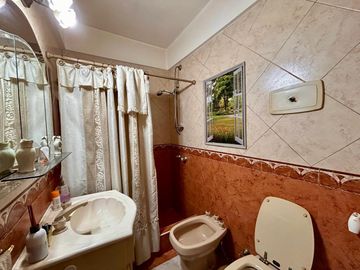 EXCELENTE CHALET 5 AMBIENTES EN SAN MARTIN CENTRO