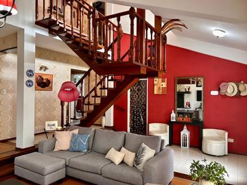 EXCELENTE CHALET 5 AMBIENTES EN SAN MARTIN CENTRO