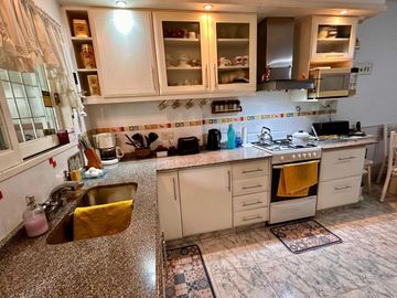 EXCELENTE CHALET 5 AMBIENTES EN SAN MARTIN CENTRO