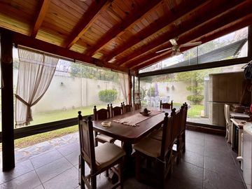 EXCELENTE CHALET 5 AMBIENTES EN SAN MARTIN CENTRO