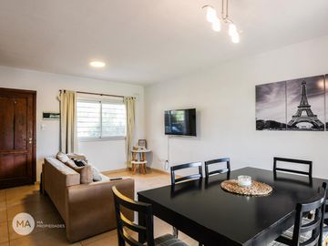 Casa 3 Dormitorios 220 M2-Juan D. Perón 379-Funes | Venta