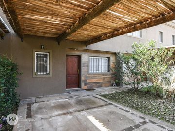 Casa 3 Dormitorios 220 M2-Juan D. Perón 379-Funes | Venta