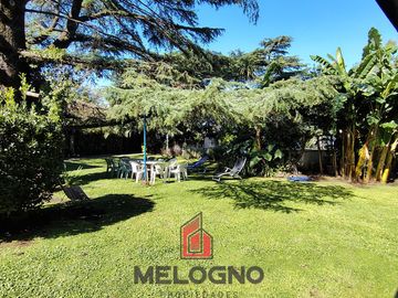 Quinta en Venta con Local Comercial