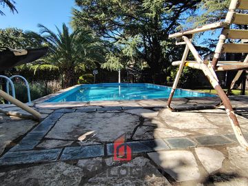 Quinta en Venta con Local Comercial