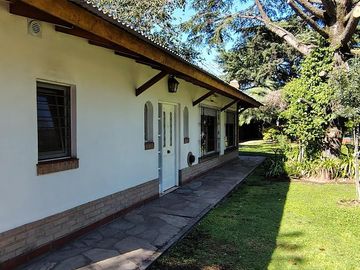 Quinta en Venta con Local Comercial