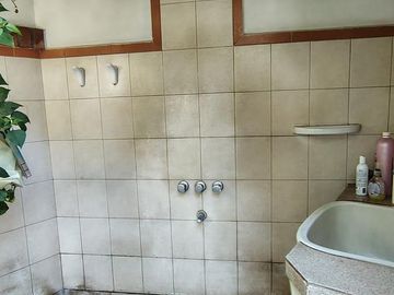 Quinta en Venta con Local Comercial