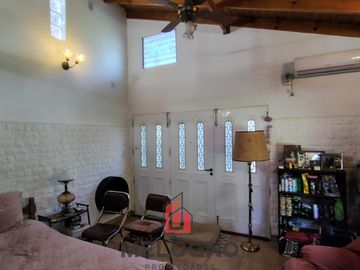 Quinta en Venta con Local Comercial