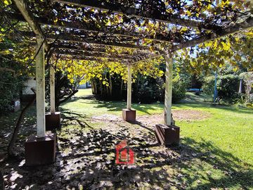 Quinta en Venta con Local Comercial