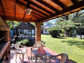 Quinta en Venta con Local Comercial