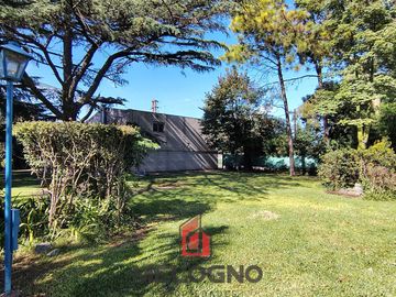 Quinta en Venta con Local Comercial