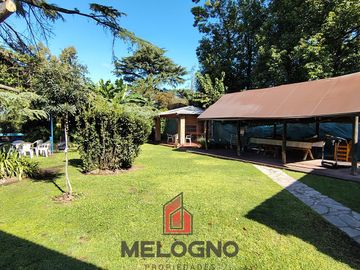Quinta en Venta con Local Comercial