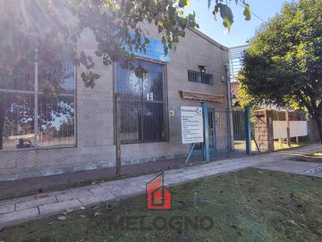 Quinta en Venta con Local Comercial
