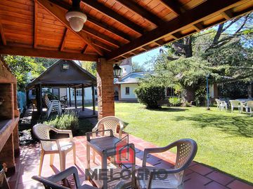 Quinta en Venta con Local Comercial