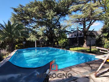 Quinta en Venta con Local Comercial