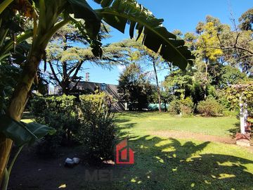 Quinta en Venta con Local Comercial