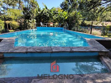 Quinta en Venta con Local Comercial
