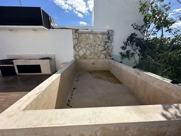 EN VENTA TOWN HOUSE EN PRIVADA 