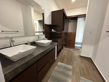 EN VENTA TOWN HOUSE EN PRIVADA 