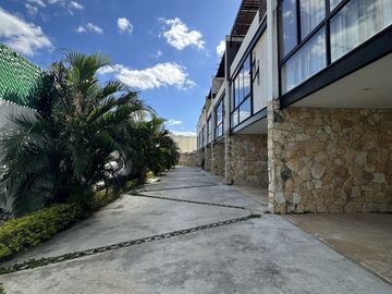 EN VENTA TOWN HOUSE EN PRIVADA 