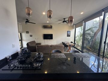 EN VENTA TOWN HOUSE EN PRIVADA 
