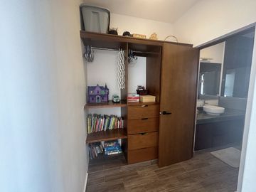 EN VENTA TOWN HOUSE EN PRIVADA 