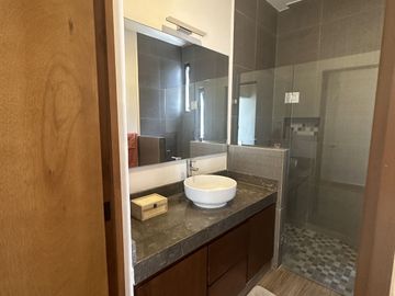 EN VENTA TOWN HOUSE EN PRIVADA 